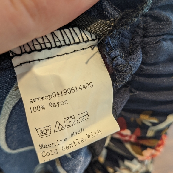 Flowy Summer Shorts; High Waisted; Navy & Floral - Picture 6 of 6